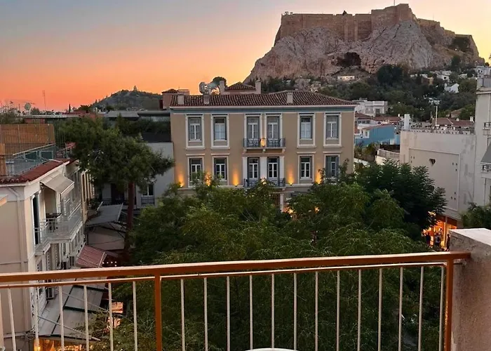 Pari\'S House In Plaka Athens